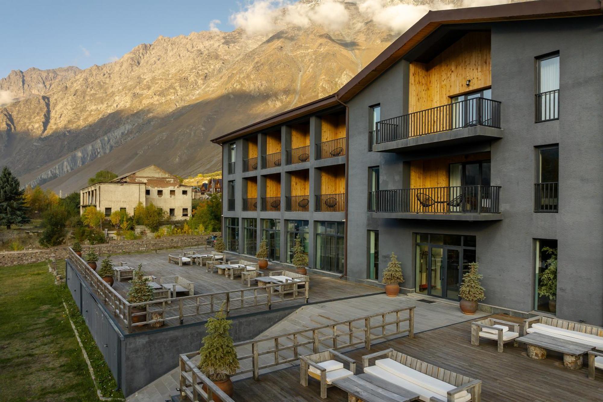 Intourist Kazbegi Hotel ภายนอก รูปภาพ