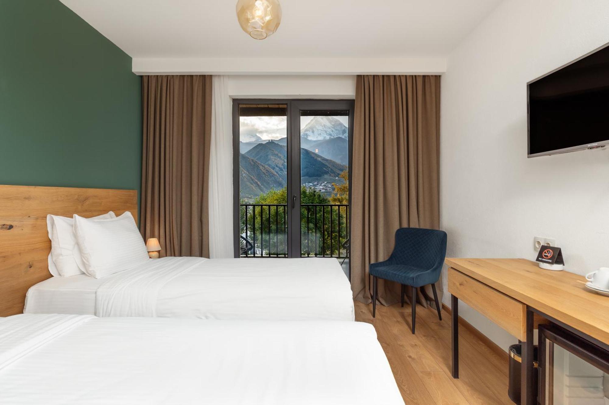 Intourist Kazbegi Hotel ภายนอก รูปภาพ