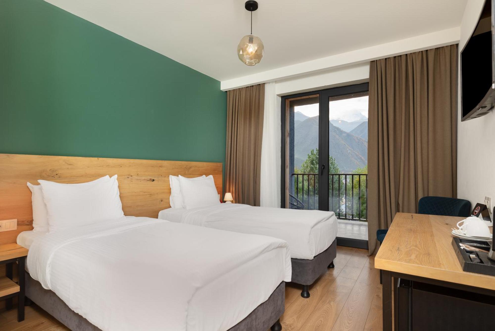 Intourist Kazbegi Hotel ภายนอก รูปภาพ